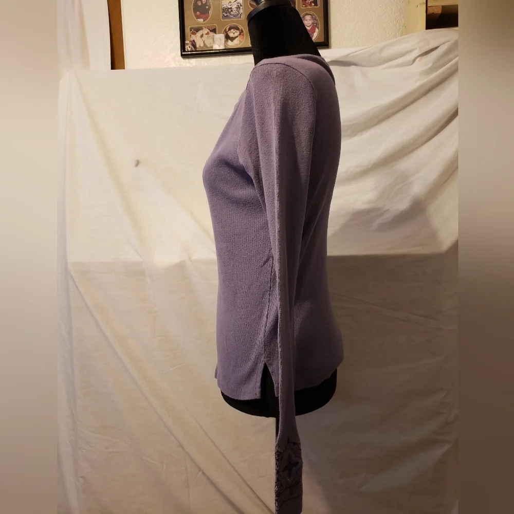 Purple embroidered bell shaped long sleeves with front tie - Picture 2 of 4